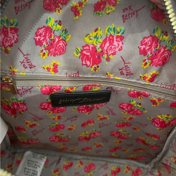 BETSEY JOHNSON BLACK LG NYLON BACKPACK - Picture 8 of 11